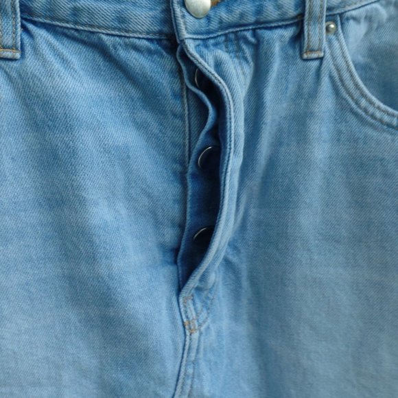 H&M 8 Skirt Denim Jeans Boho Distressed Button Fly Fringe Light Wash Mini - Picture 3 of 5